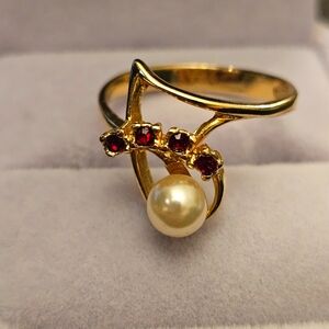 Elegant Gold Ring with Pearl and Red Accents